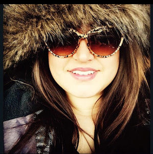 Meet your Posher, Danielle m.
